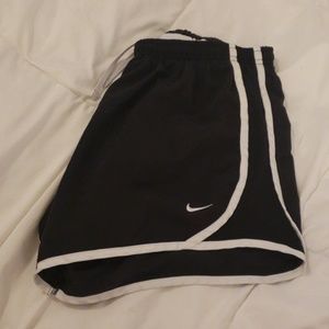 MINT CONDITON NIKE shorts!!